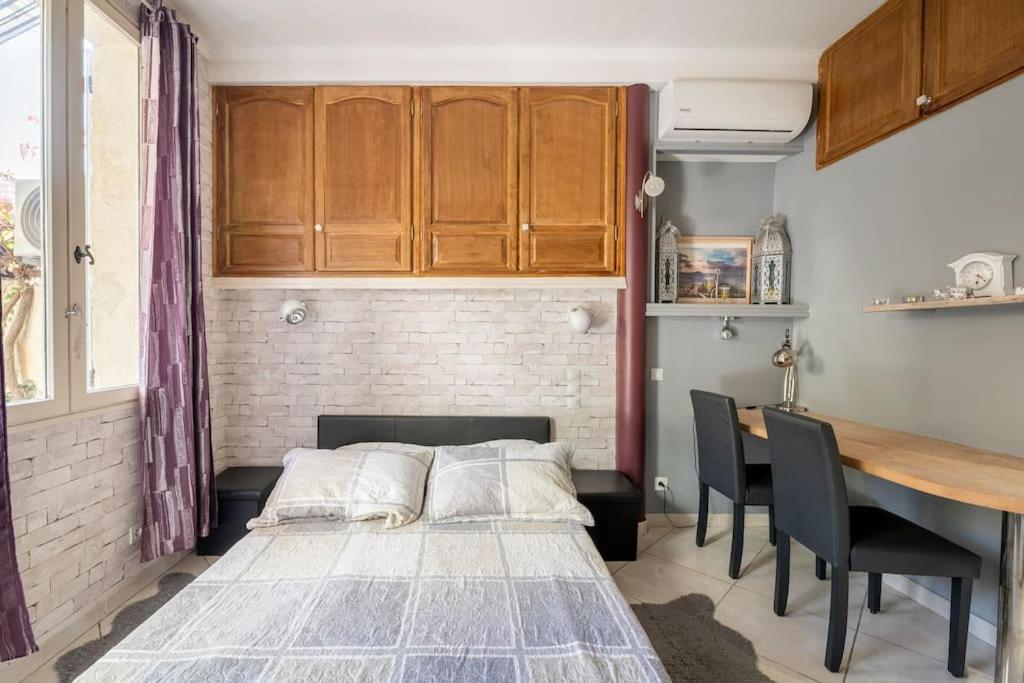 Studio Ideal Pour Deux Voyageurs Sur Марсель Экстерьер фото