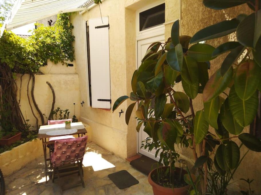 Studio Ideal Pour Deux Voyageurs Sur Марсель Экстерьер фото
