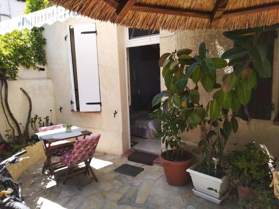 Studio Ideal Pour Deux Voyageurs Sur Марсель Экстерьер фото