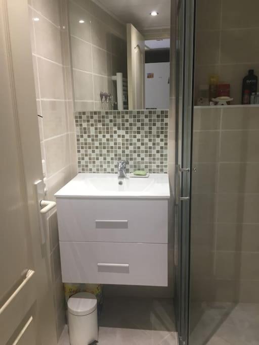 Studio Ideal Pour Deux Voyageurs Sur Марсель Экстерьер фото